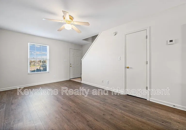 3300 Royster Ln #B — Photo 5