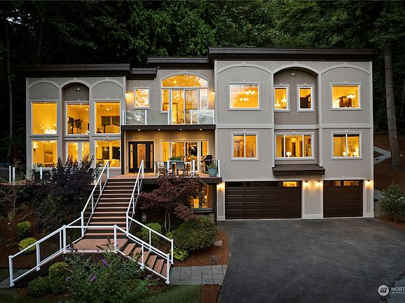 2nd image of 2848 E Lake Sammamish Parkway NE