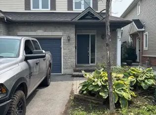 23 Cresthaven Dr #1A, Ottawa, ON K2G7C5