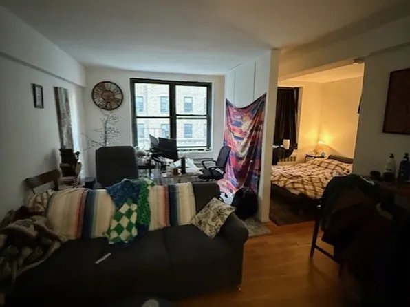 327 West 30th Street image 1 of 16