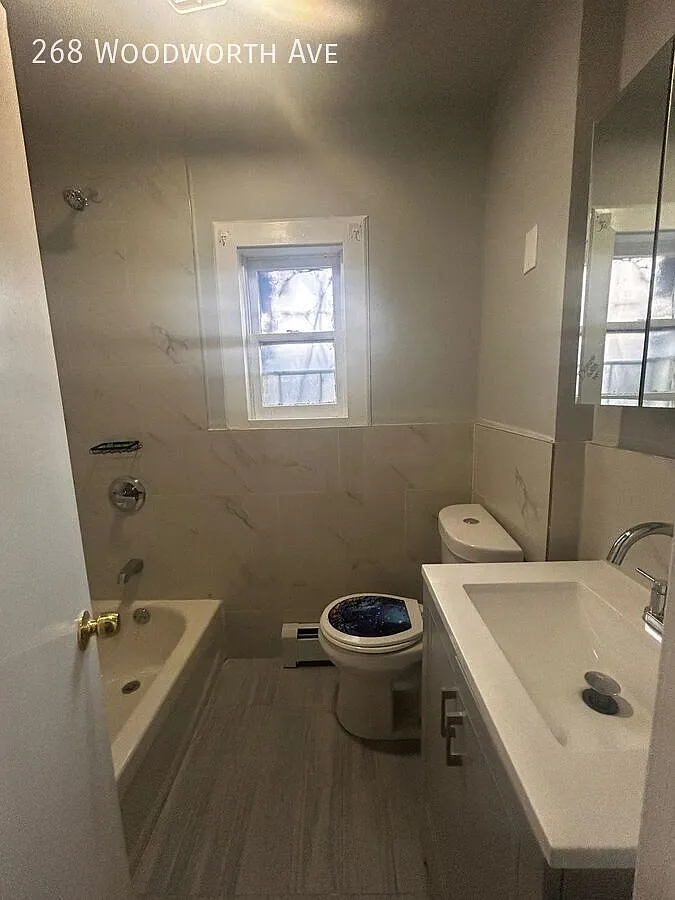3 bed, $3,000 — Photo 3