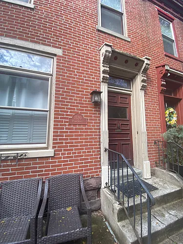 1520 Penn St Photo 1