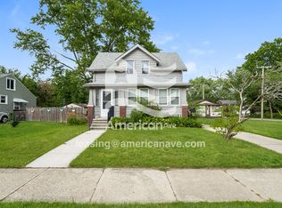 21821 Elizabeth St, Saint Clair Shores, MI 48080