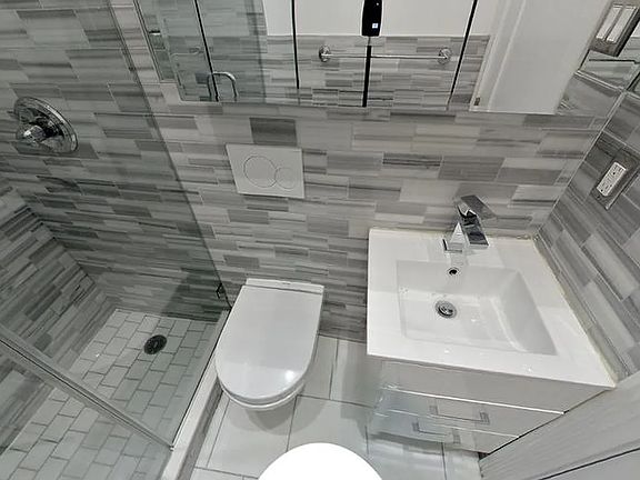 4th image of 410 E 13th St APT 1A