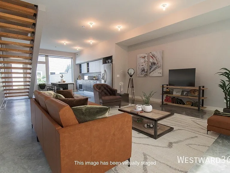 2651 N Hamlin Ave #20 — Photo 2