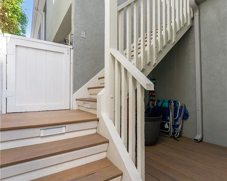 216 Agate Ave #1/2 — Photo 3
