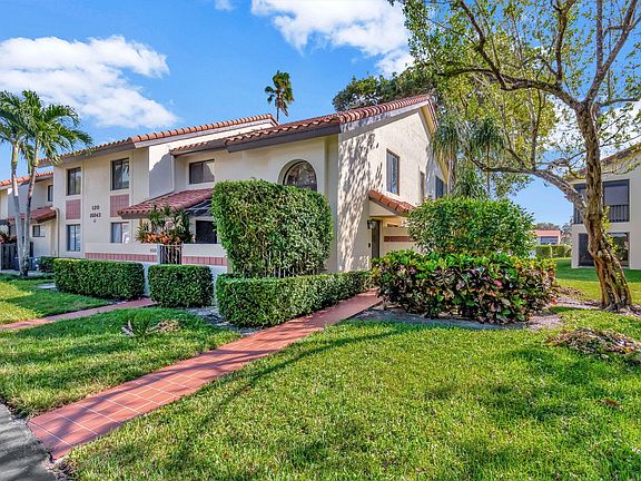 4th image of 10343 S Circle Lake Drive #202