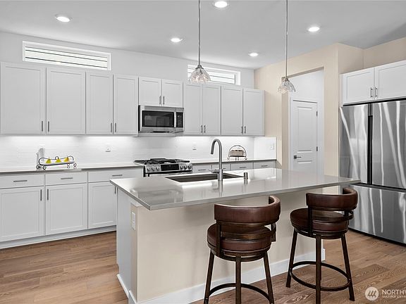 3rd image of 17457 154th Street E
