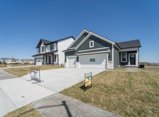 1422 S 91st St, West Des Moines, IA 50266