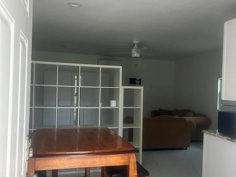 Indigo Ave — Photo 4