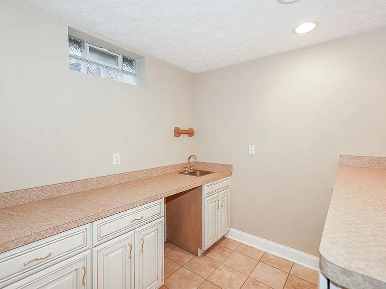 3729 Edgehill Dr — Photo 31