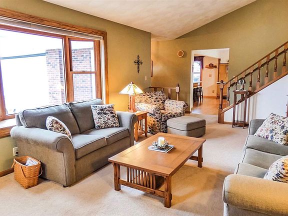 5th image of 318 Pinecrest Dr