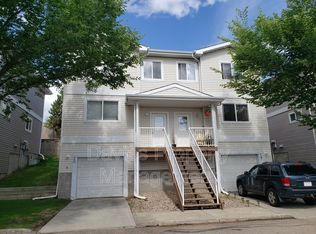 130 Hyndman Cres NW #20, Edmonton, AB T5A0E8