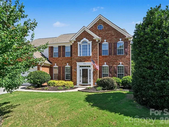 9538 Linden Tree Ln, Charlotte, NC 28277