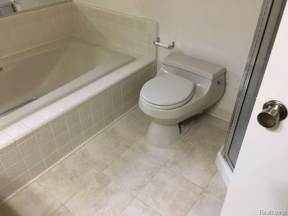 5th image of 23254 Reynard Dr #1