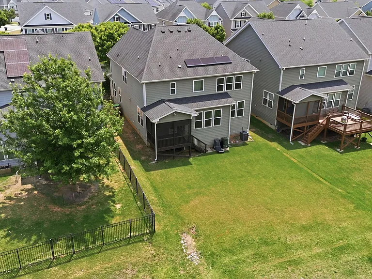 304 Atwood Dr — Photo 33