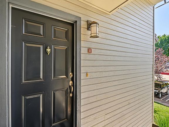 2nd image of 3933 Dale Rd APT E