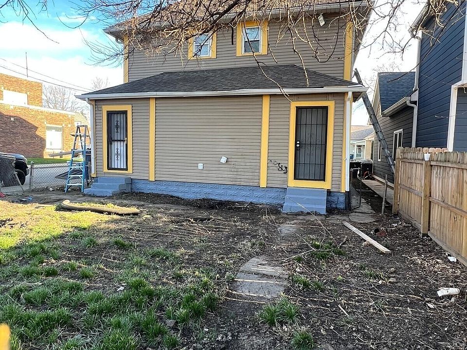 2nd image of 114 E Palmer St