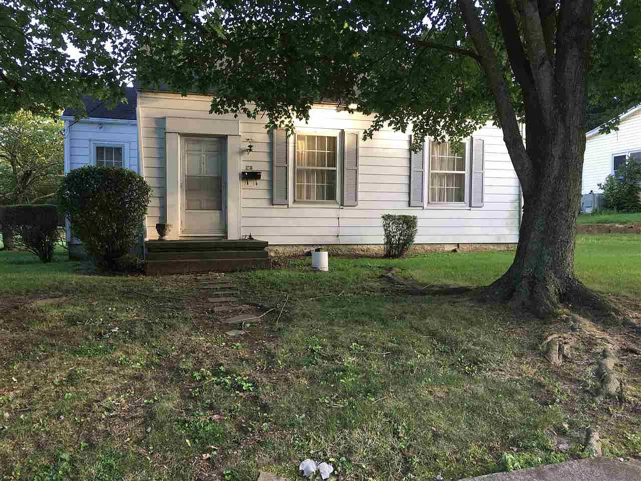 218 W College St, Mayfield, KY 42066 | Zillow