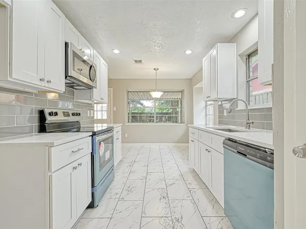 3527 Acorn Springs Ln, Spring, TX 77389