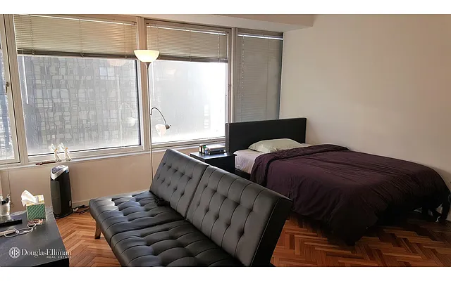 Rented by Douglas Elliman | media 17