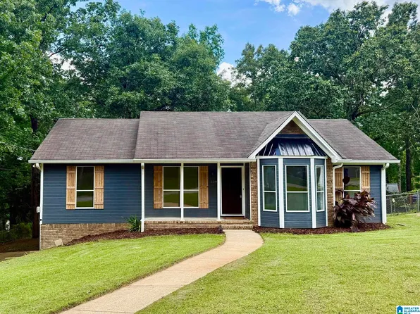 109 Cahaba Forest Dr, Trussville, AL 35173
