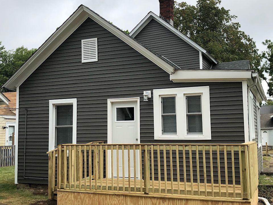 1st image of 521 E Grove St