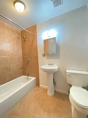 Rented by Candid Listings LLC | media 7