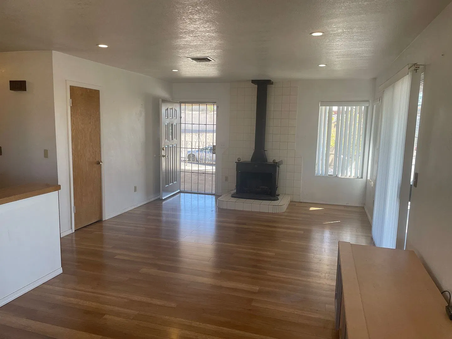 3551 Tecumseh Dr — Photo 4