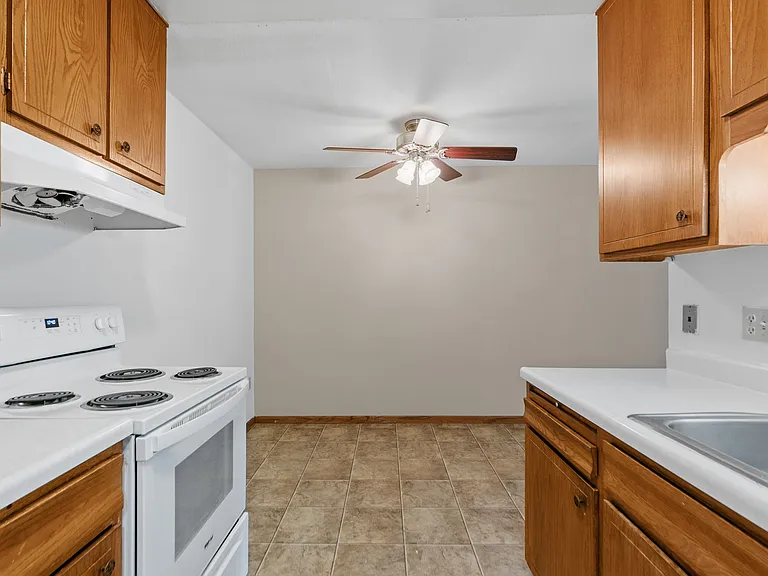 1605 Minnehaha Apartments — Photo 21