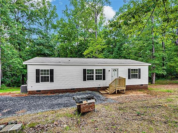 3rd image of 2140 Poole Town Rd