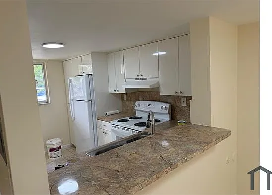14020 NE 3rd Ct — Photo 1