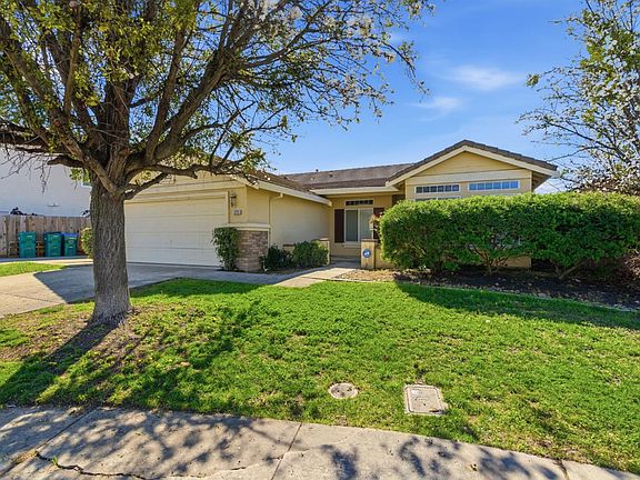 4th image of 3920 Mount Ritter Ct