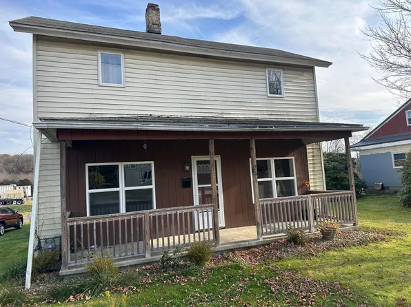 231 Broadway St, Reynoldsville, PA 15851