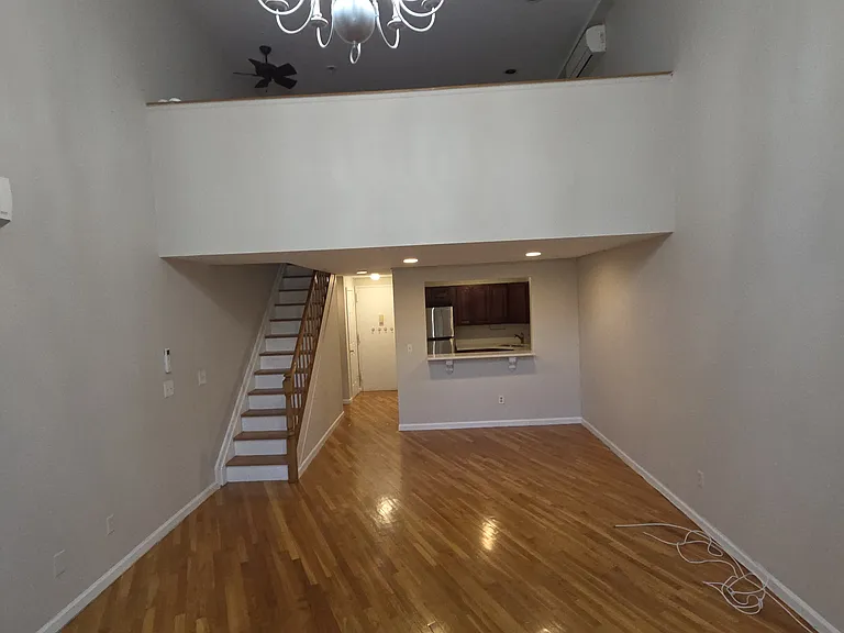 181 Erie Street — Photo 4