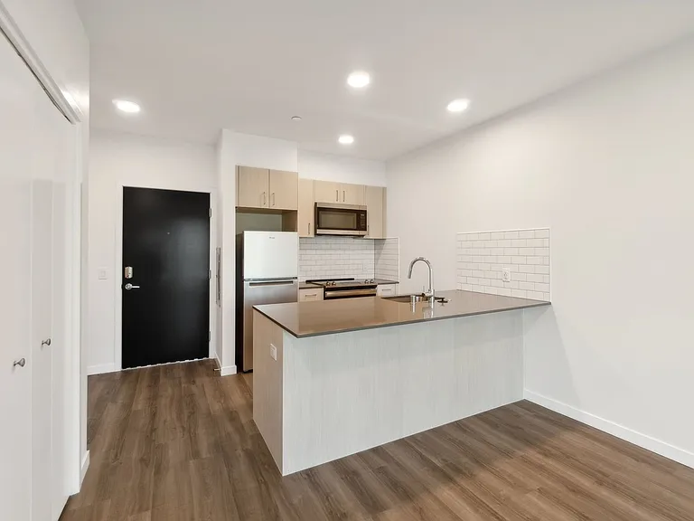 Plaid Apartments — Photo 38