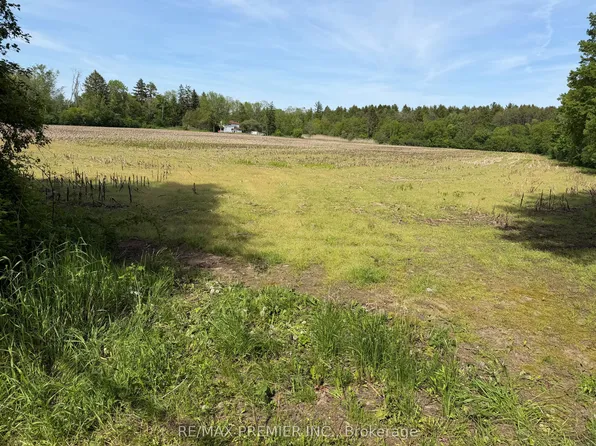 2495 Maple Grove Rd, Clarington, ON L1C 6N1