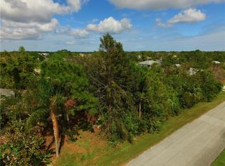 989 Greenbrier Ave, Sebastian, FL 32958