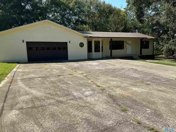 76 Woodard Dr, Oneonta, AL 35121