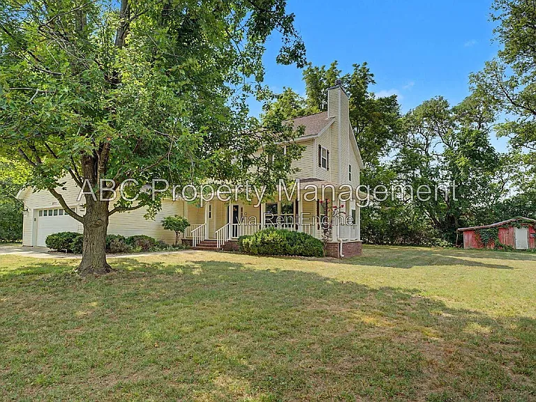 1525 W Deane St — Photo 22
