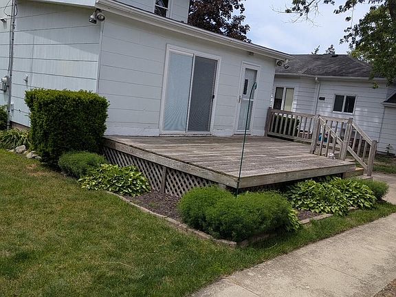 2nd image of 9567 Maplewood Ave