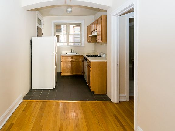 5th image of 4229 N Paulina St APT 1W
