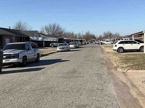 Exterior Neighborhood (street photo)