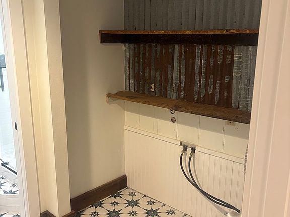 4th image of 2287 NE 8th St Unit 1