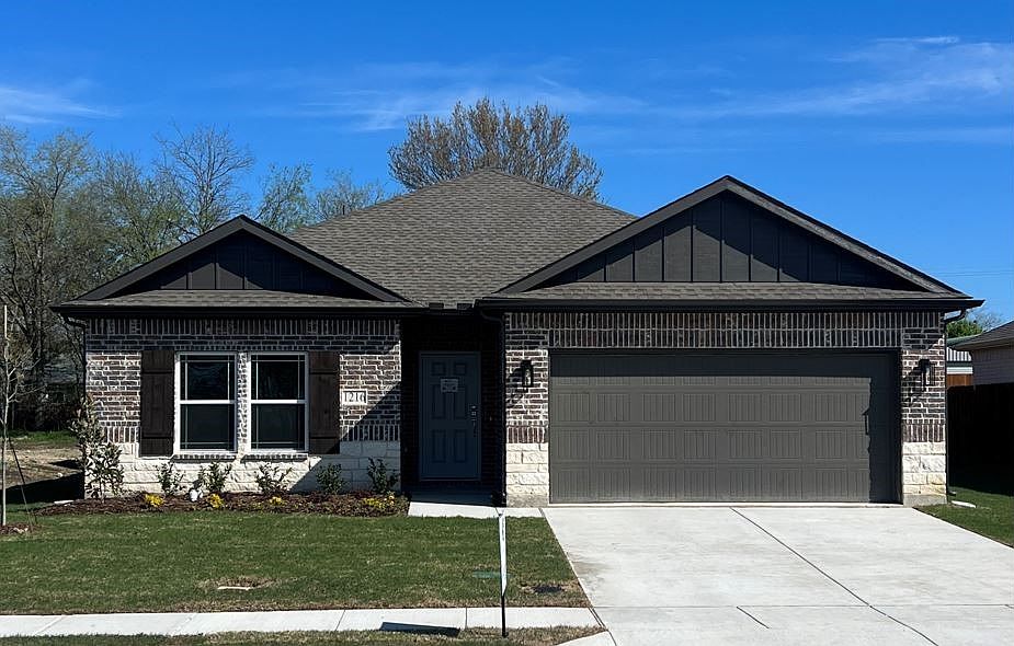 1st image of 1216 Anderson Dr