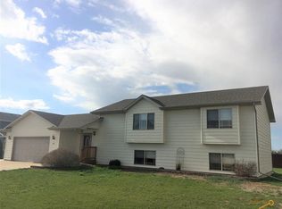 308 Ruhe Ln, Box Elder, SD 57719