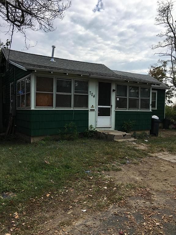 704 Seaview Ave, Union Beach, NJ 07735 Zillow