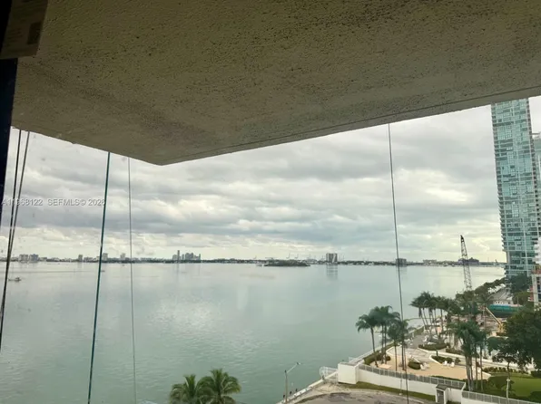 600 NE 36th St APT 820, Miami, FL 33137