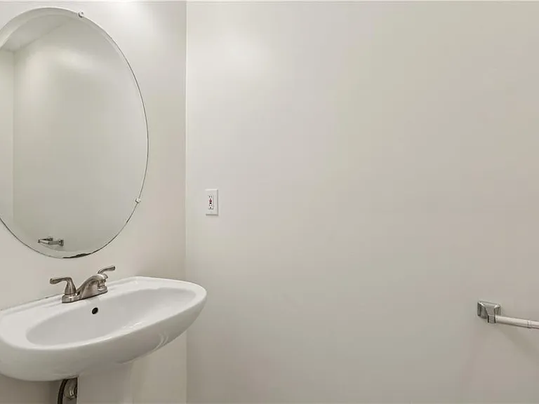 208 Carrington Way — Photo 15