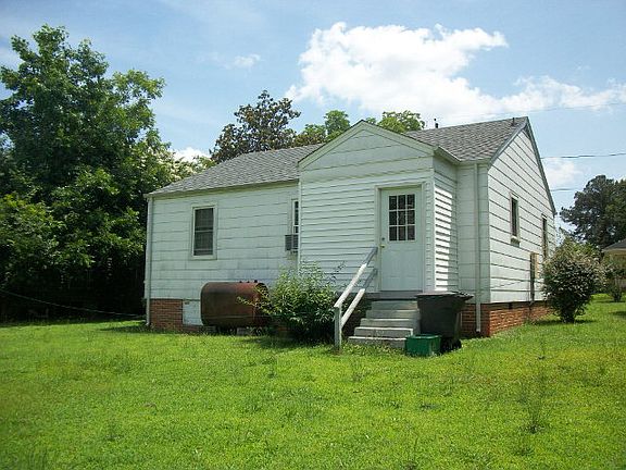 3rd image of 215 Greensville Ave